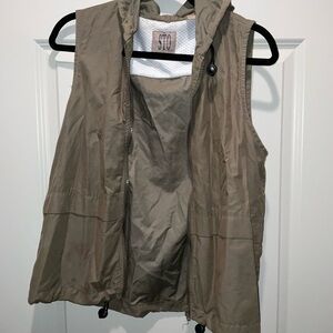 Susquehanna Trail Outfitters Hooded Vest